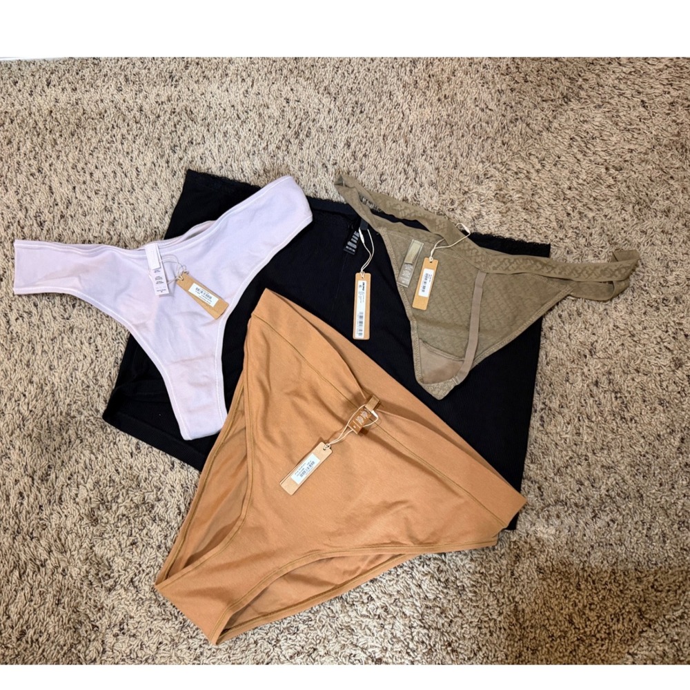 SKIMS panty BUNDLE - 4‎ PAIR!